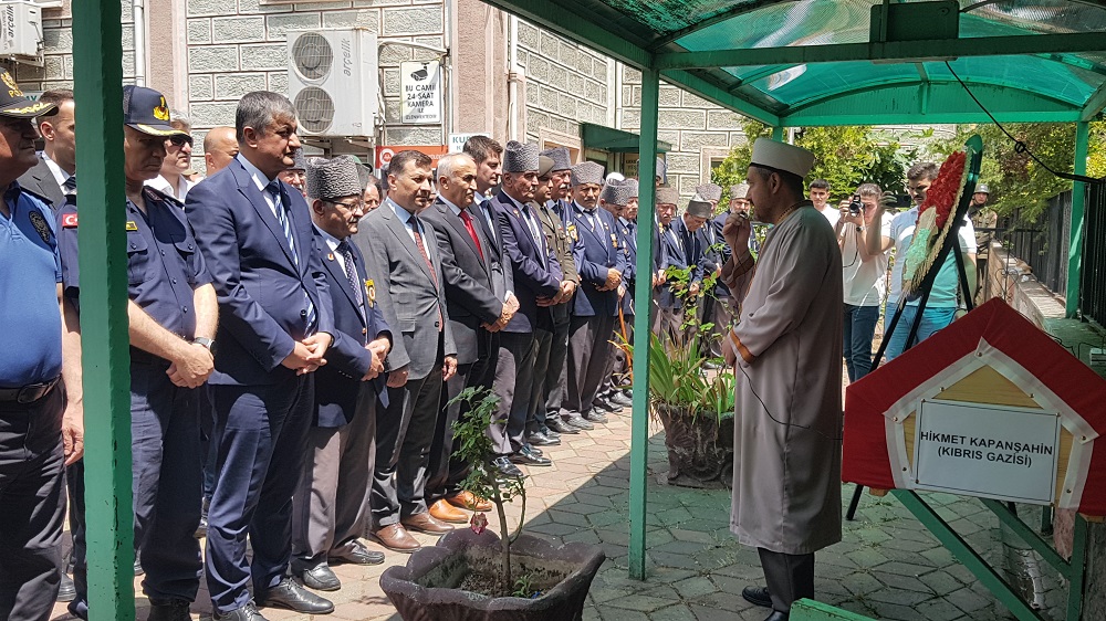 Kıbrıs Gazisi Hikmet Kapanşahin Gözyaşlarıyla Uğurlandı (5)