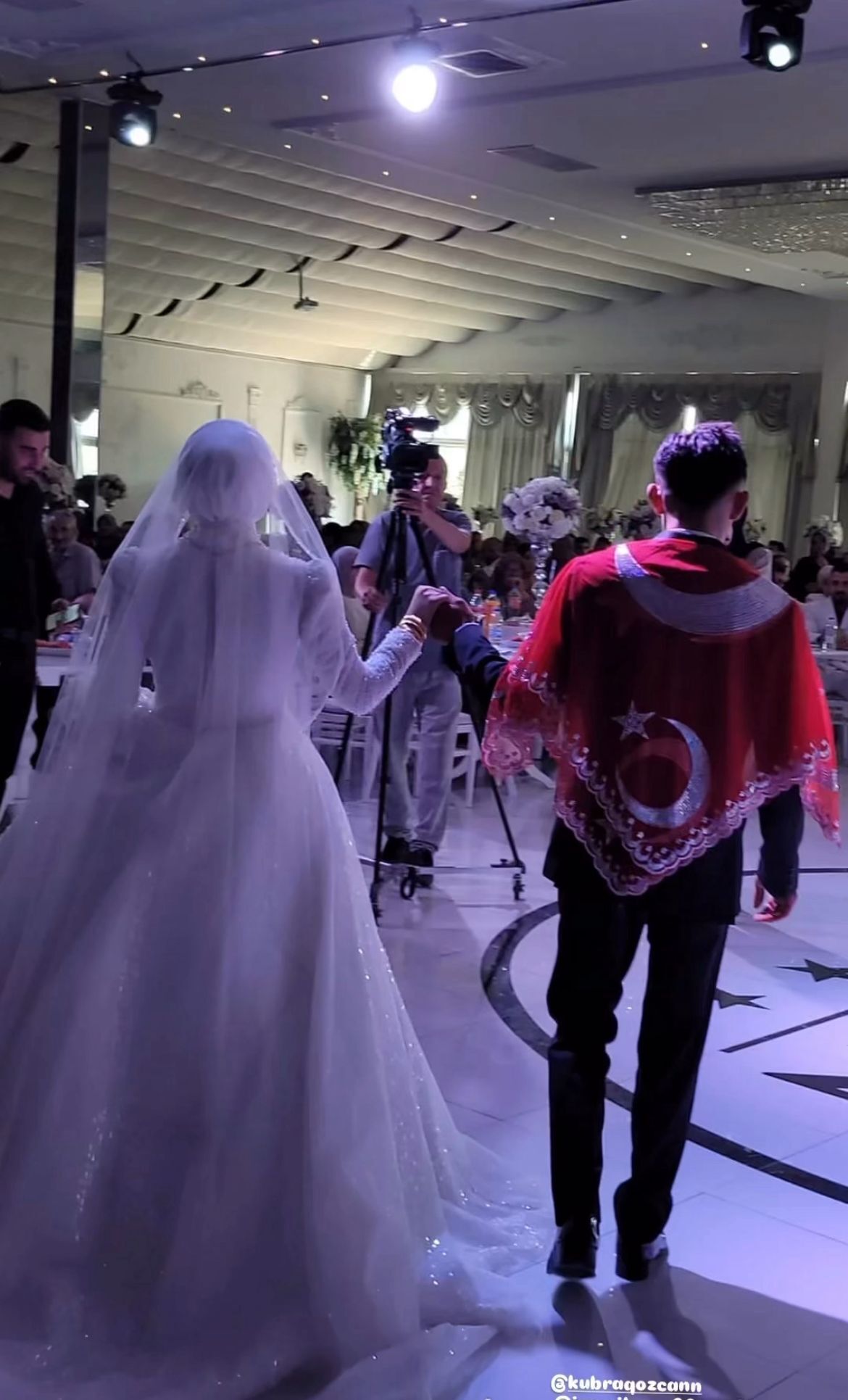 Kübra Ve İsmail Ömür Boyu Mutluluğa ‘Evet’ Dedi! (2)