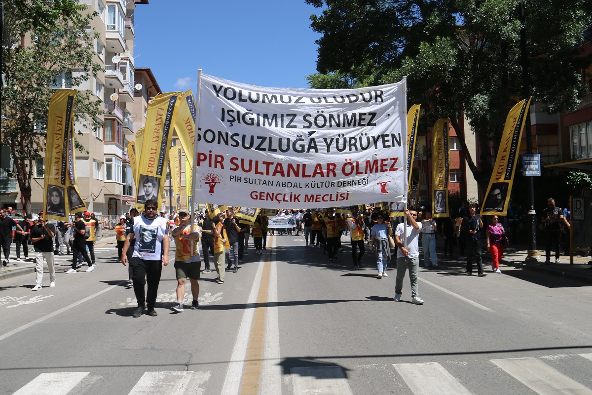 Madımak 32 Yıl Sonra Yine Yürek Burktu Siyasi Temsilciler De Katıldı