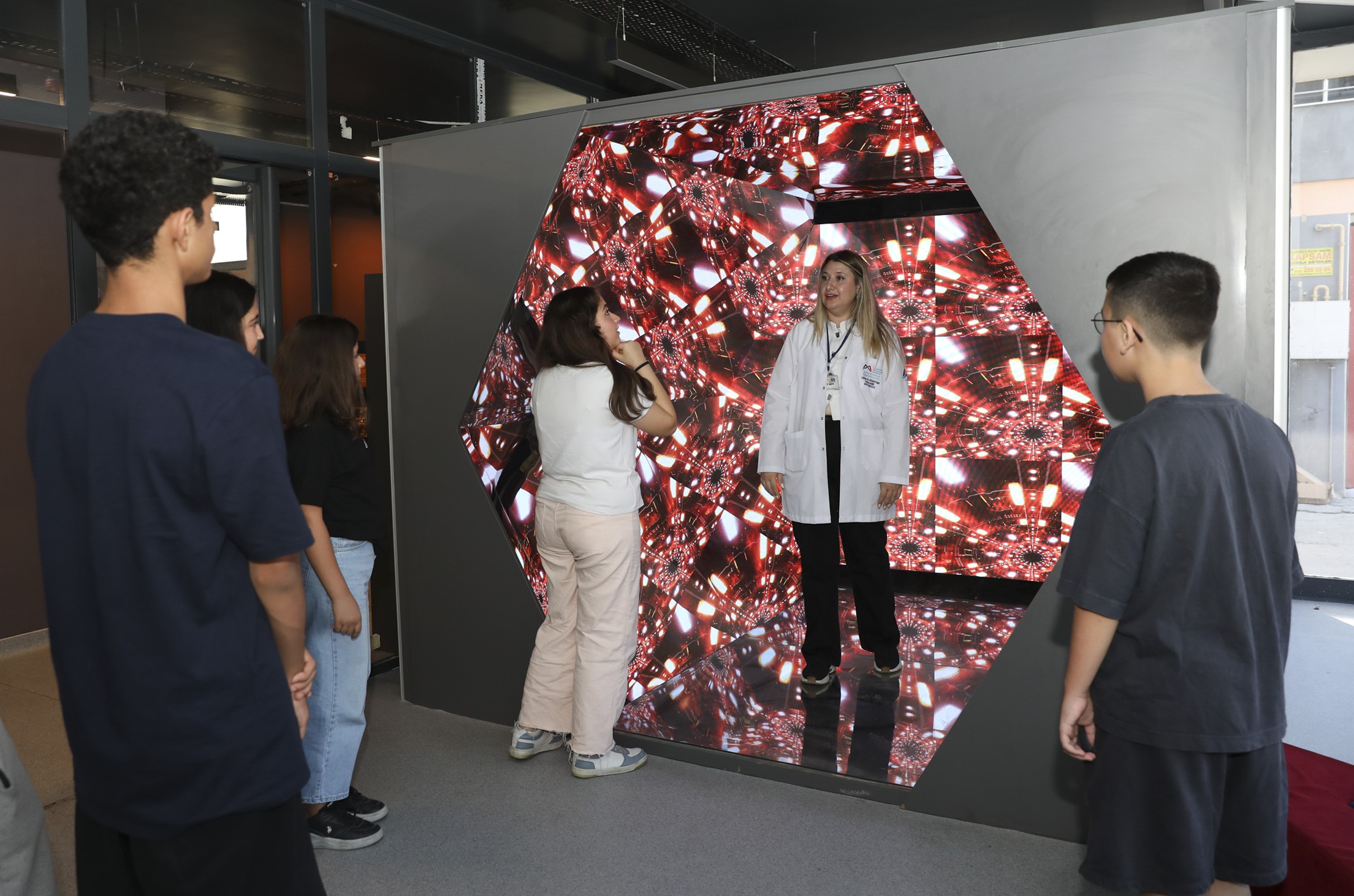 Mersin'de Öğrenciler İçin Yepyeni Bir Deneyim Aratos Matematik Evi Açıldı