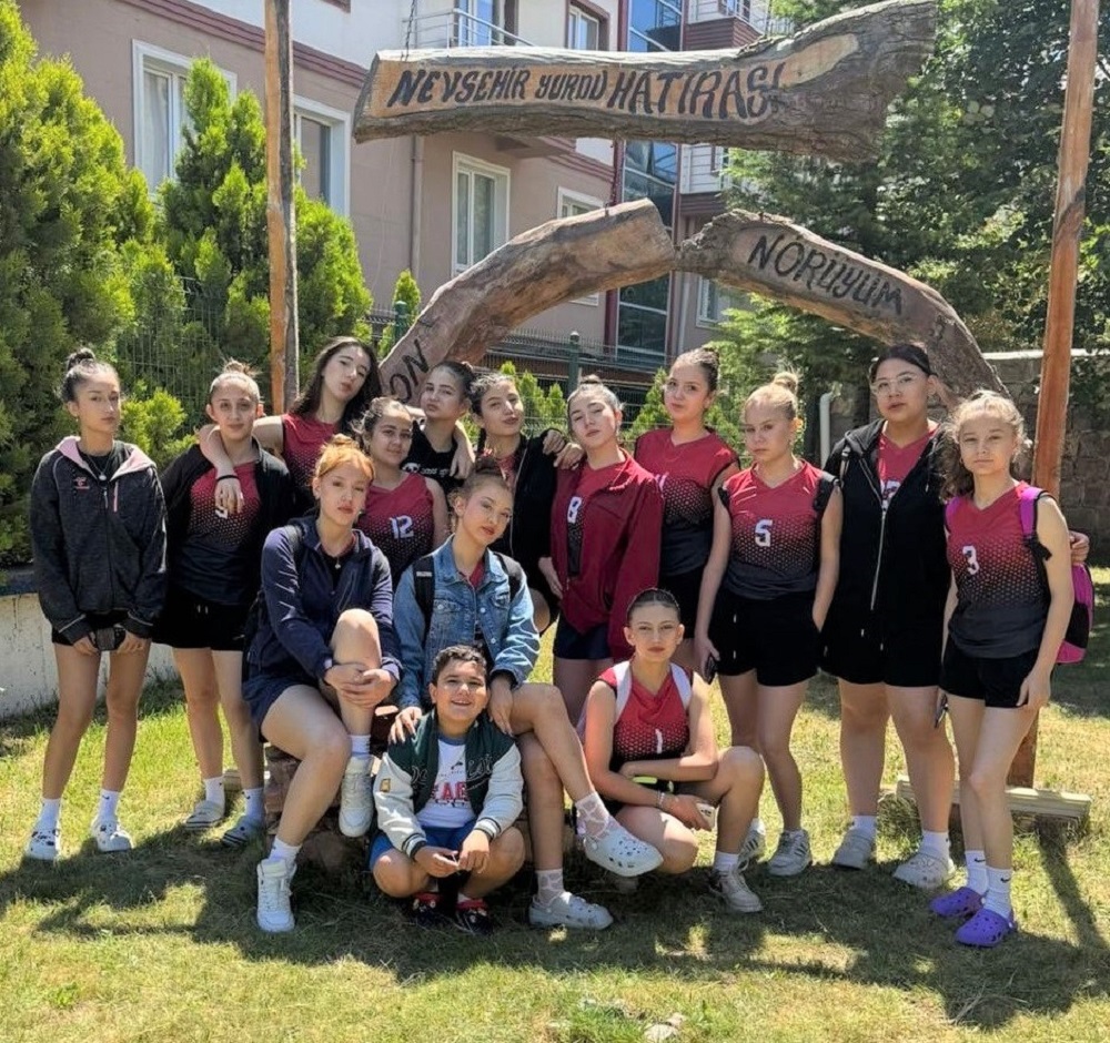 Nevşehir’de Fırtına Gibi Estiler Çankırı Kızları Yarı Finale Yükseldi (2)
