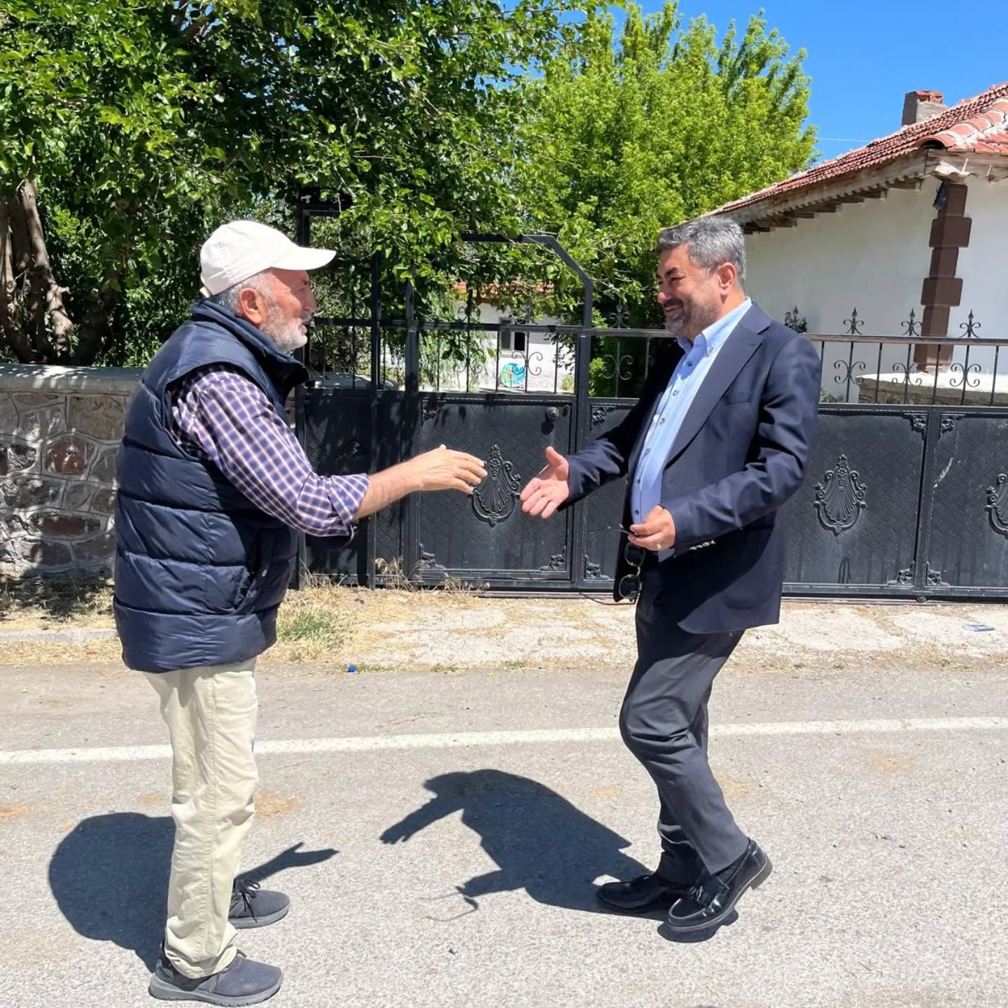 Orta’da Kaldırım Betonları Yenileniyor Başkan Bezci Sahada (6)
