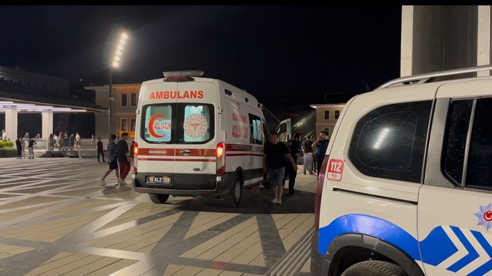Osmangazi’de Bıçaklı Kavga Anne Ve İki Kızı Yaralandı (1)
