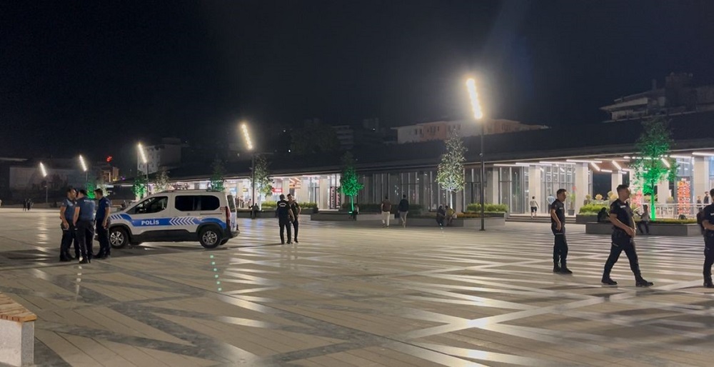 Osmangazi’de Bıçaklı Kavga Anne Ve İki Kızı Yaralandı (4)