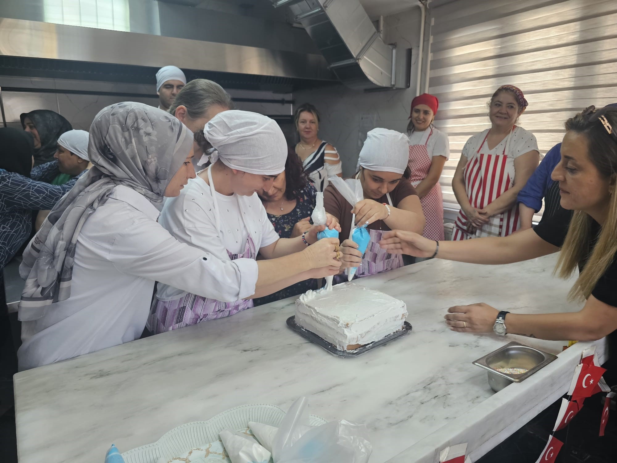Pasta Atölyesinde Tatlı Birliktelik Bornova’dan Örnek Etkinlik