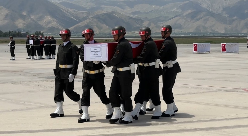 Pençe Kilit Şehitleri Gözyaşlarıyla Uğurlandı (1)