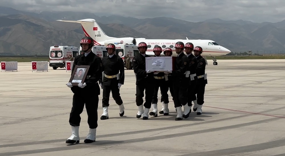 Pençe Kilit Şehitleri Gözyaşlarıyla Uğurlandı (4)