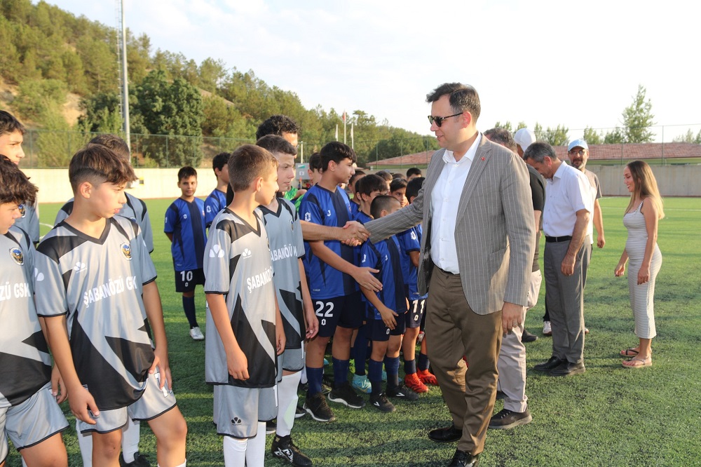 Şabanözü’nde Zafer Kupası U15 Futbol Turnuvası Başladı (4)