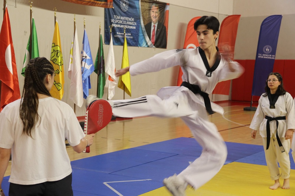 Sadık Ak’tan Sporun Gücüne Vurgu “Birlik, Dayanışma Ve Gelecek” (1)-2