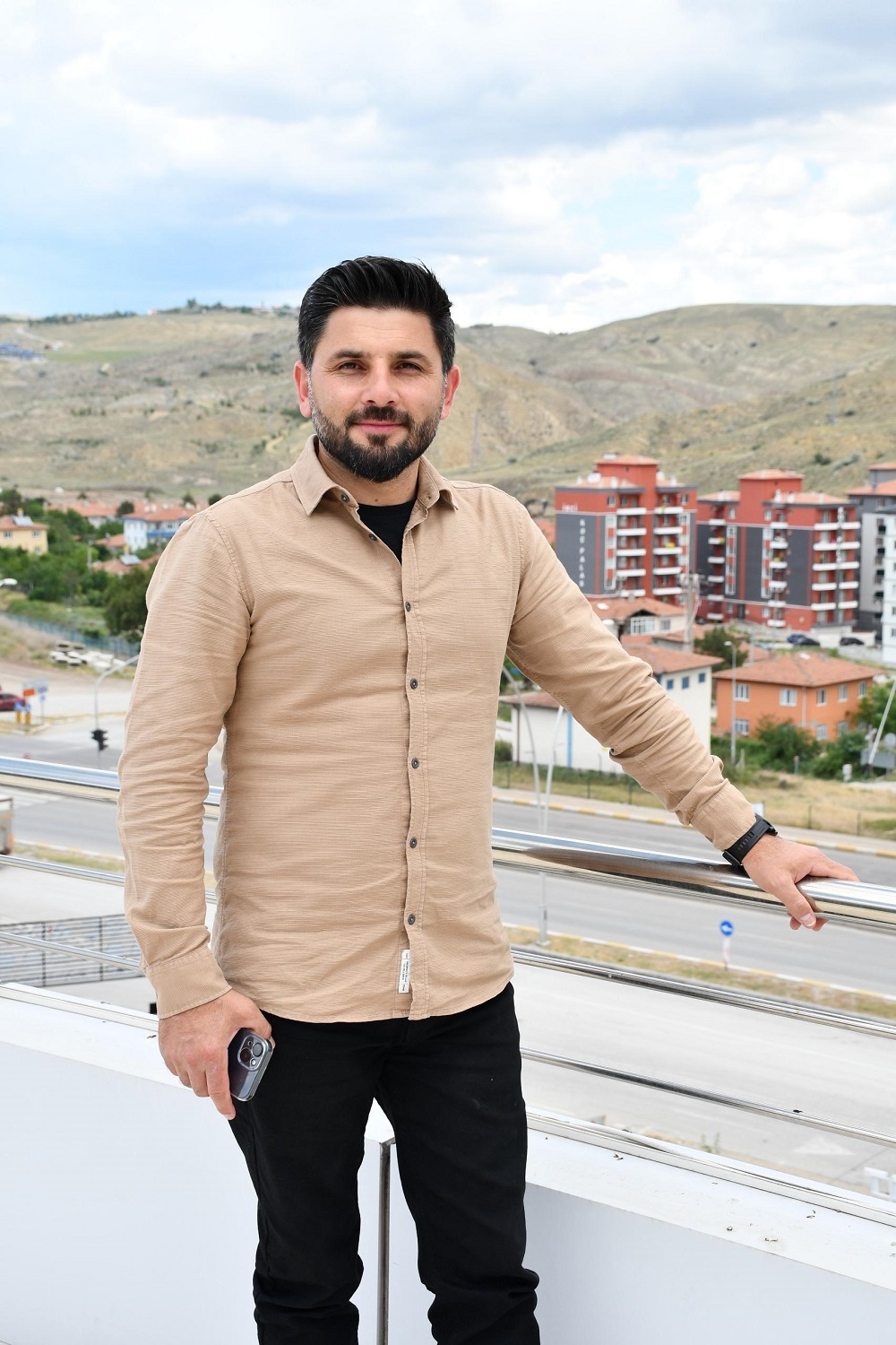 Tarihten Güncele Yolculuk Mehmet Arı, Köşe Yazarlığına Başladı (2)