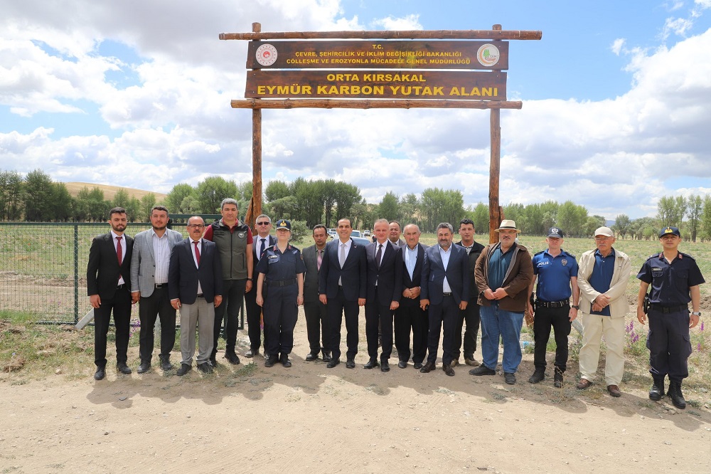 Vali Fırat Taşolar’dan Orta Kırsakal’daki Botanik Bahçesi Ziyareti (1)