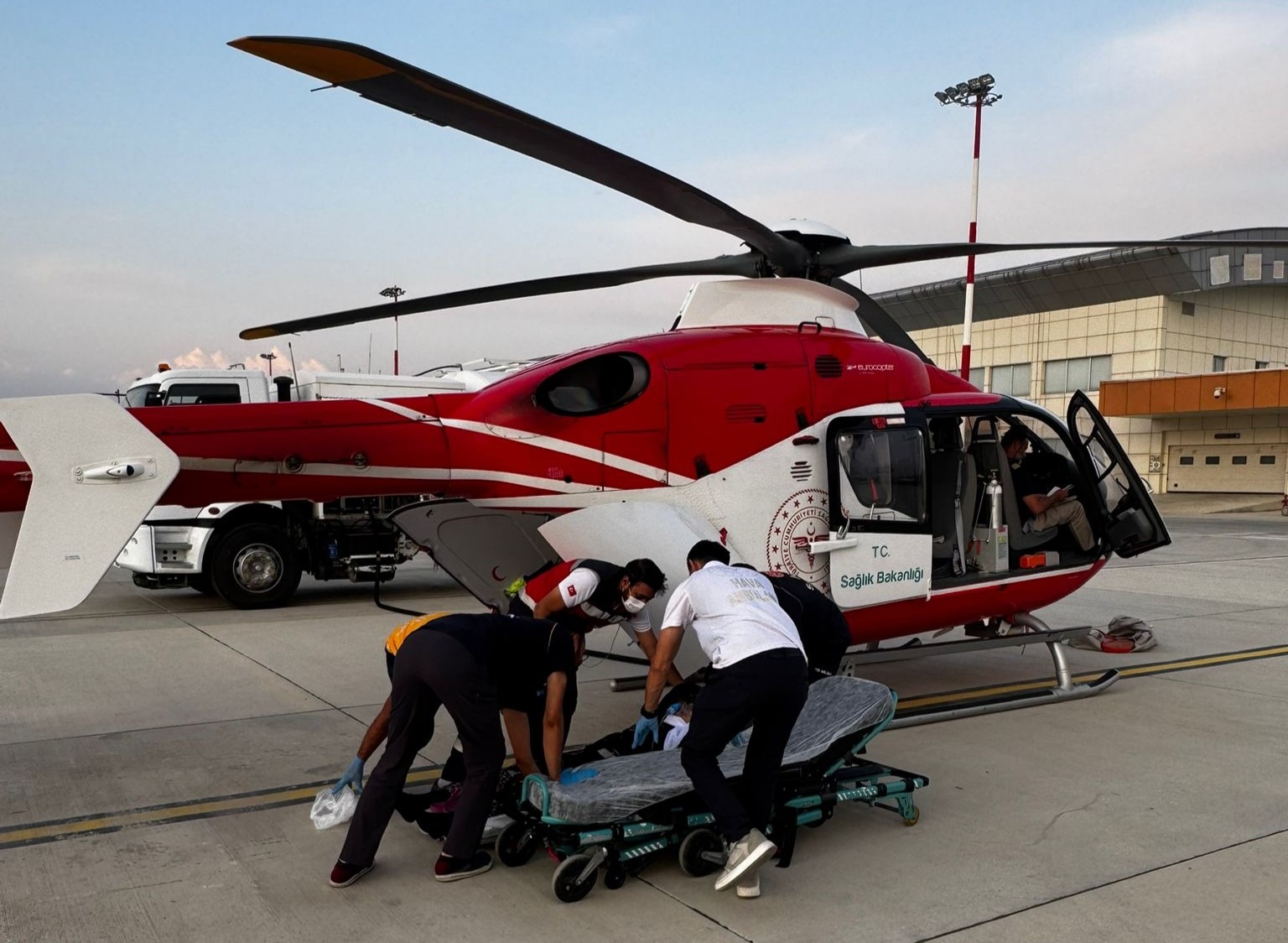 Van’da Akciğer Hastası İçin Kritik Helikopter Ambulans Operasyonu