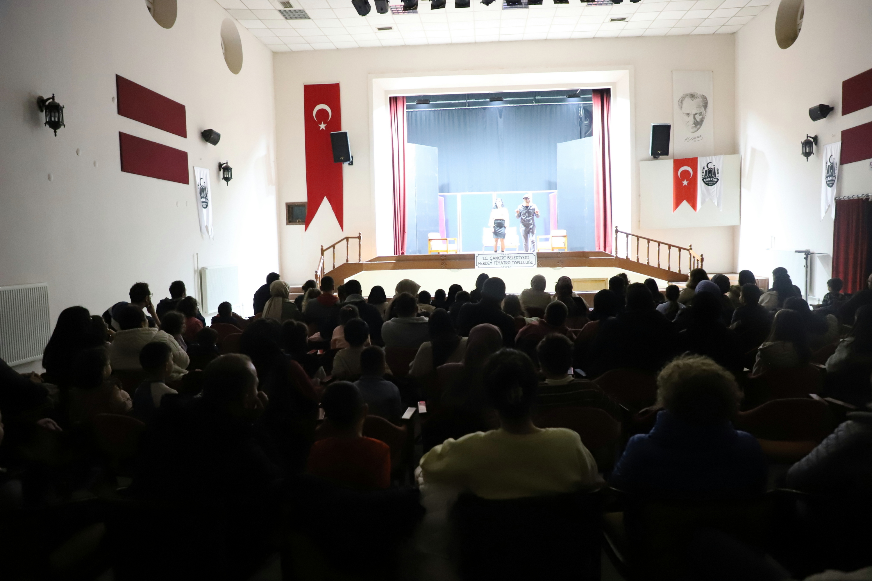 “Pırtlatan Bal” Çankırı’da Miniklerle Buluştu Salonda Kahkaha Tufanı!4