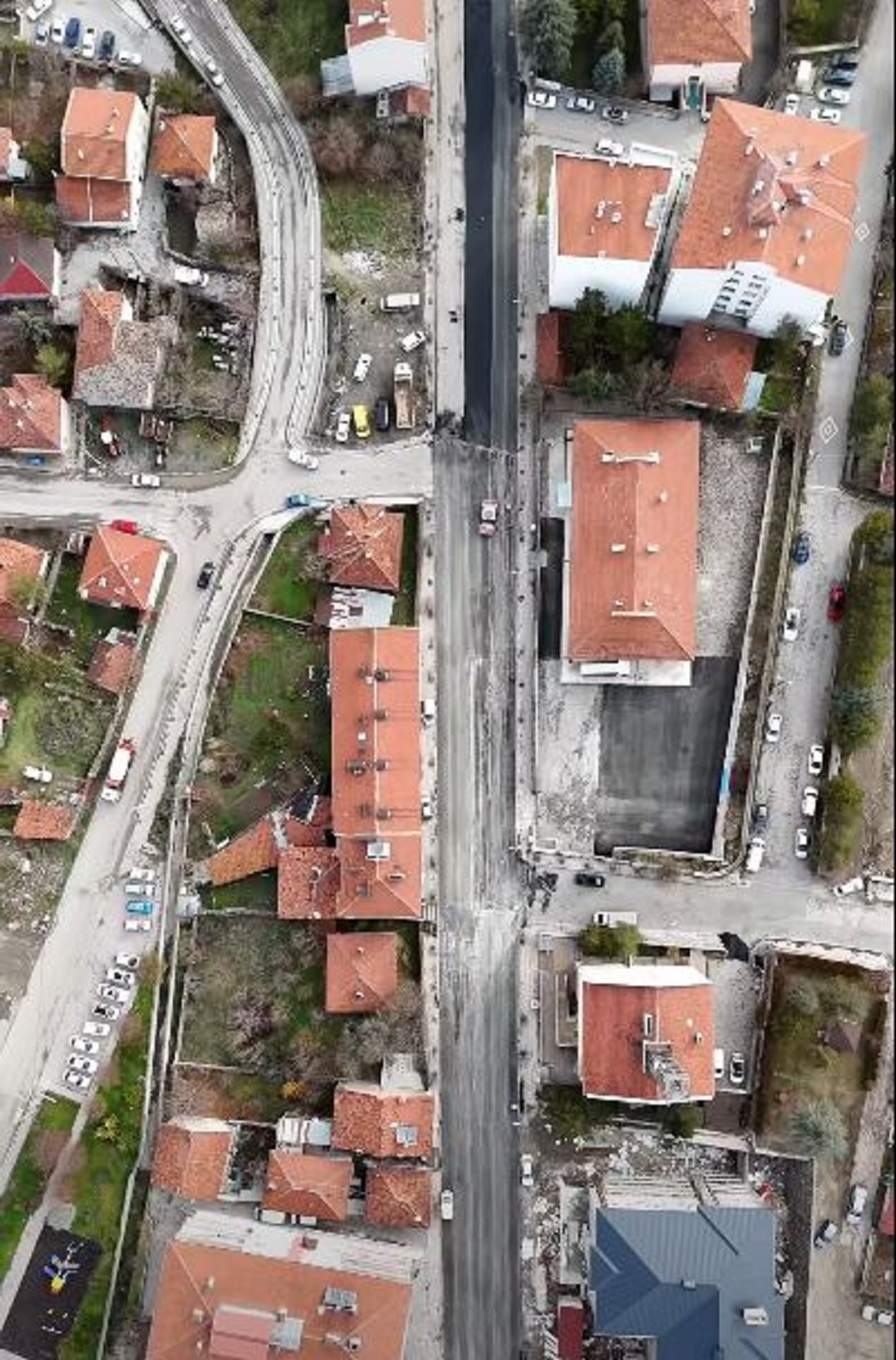 Çarşı Merkezinde Asfalt Mesaisi! (2)