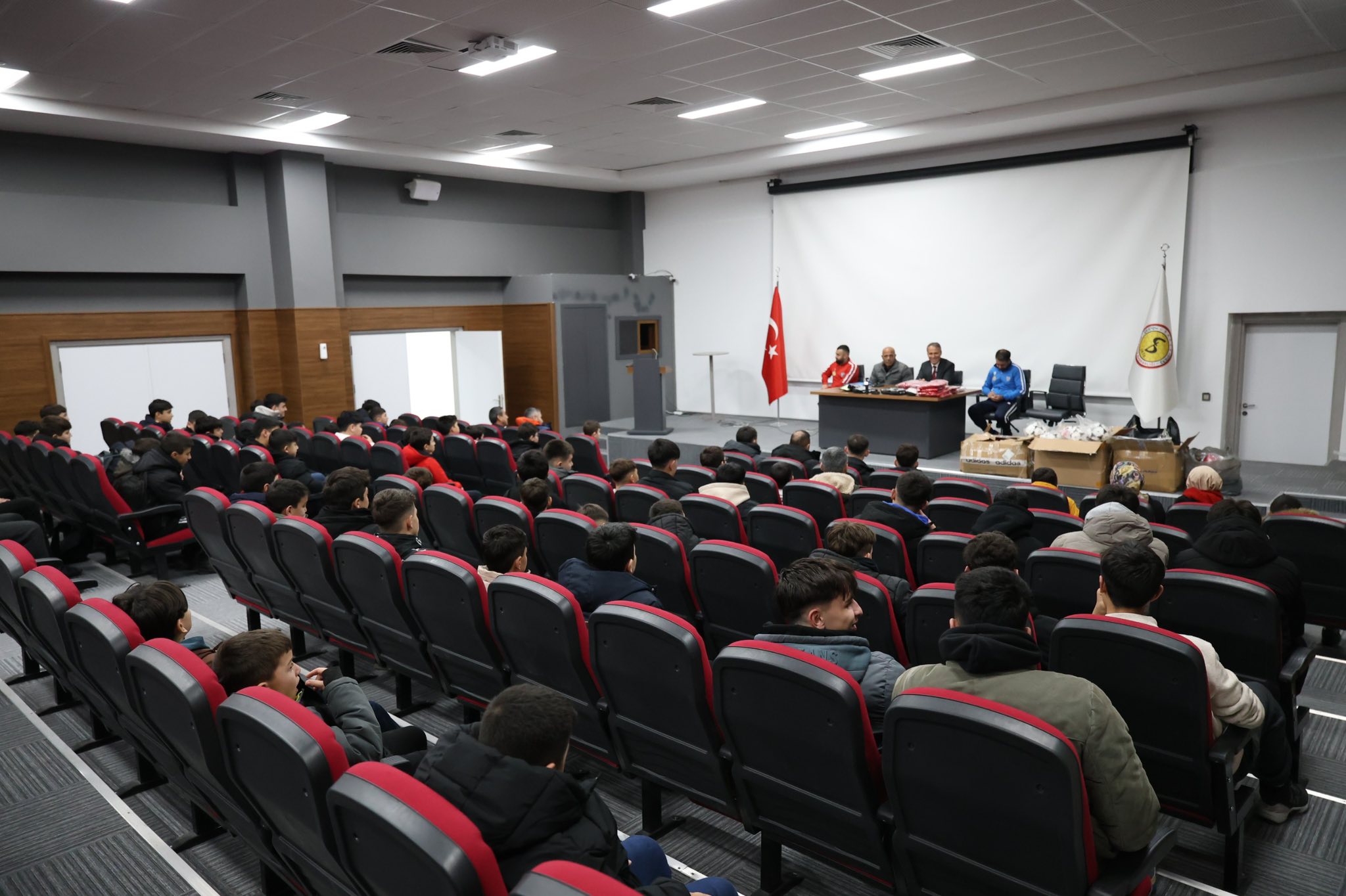 Başkan Hasan Sopacı’dan Spor Hamlesi 200 Gence Sportif Destek! (2)