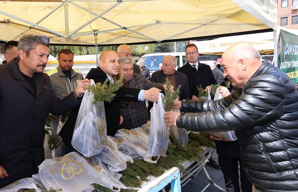 20 Bin Fidan Dakikalar İçinde Tükendi!