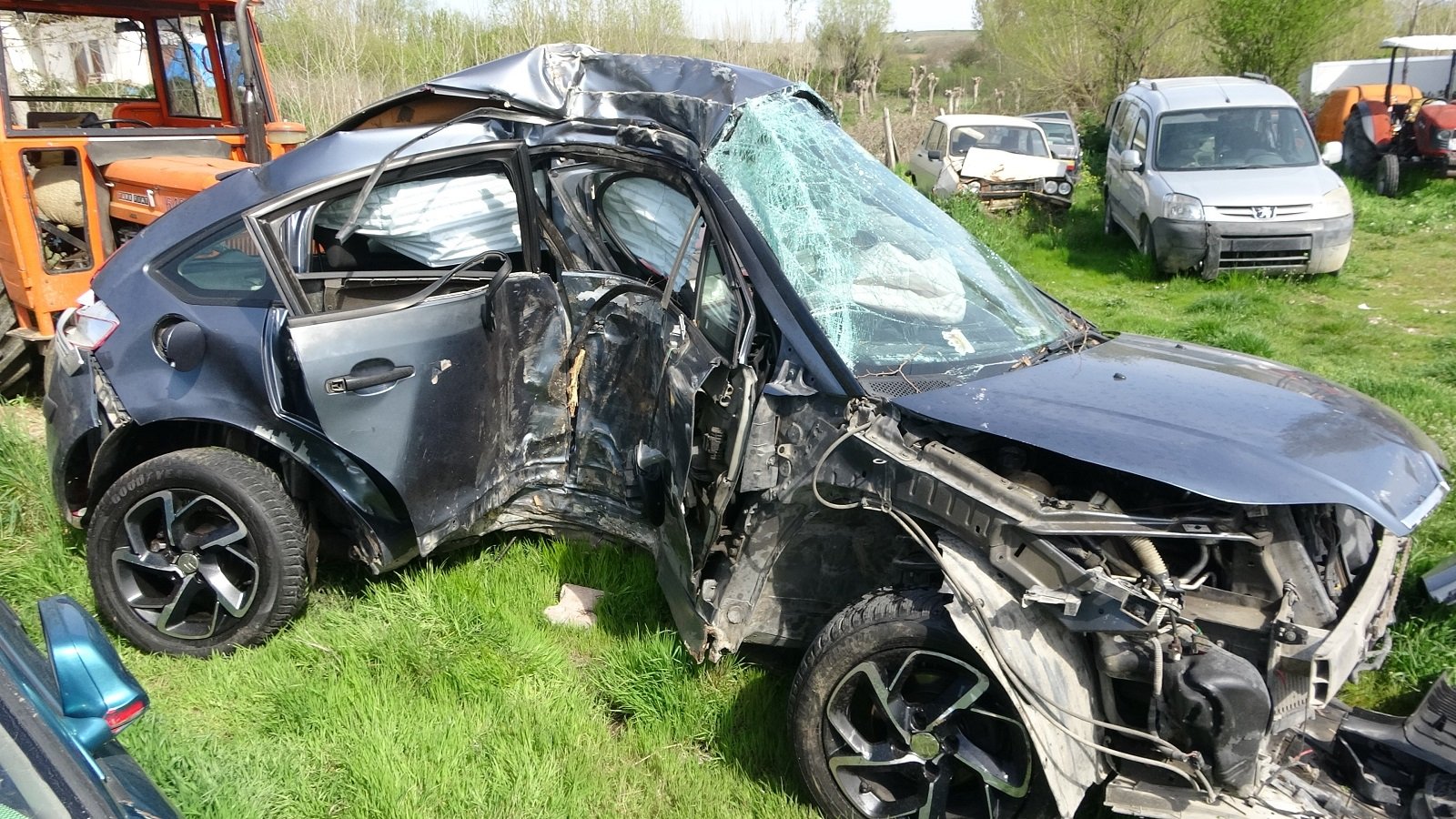 Kaldırıma Çarpan Otomobil Can Aldı