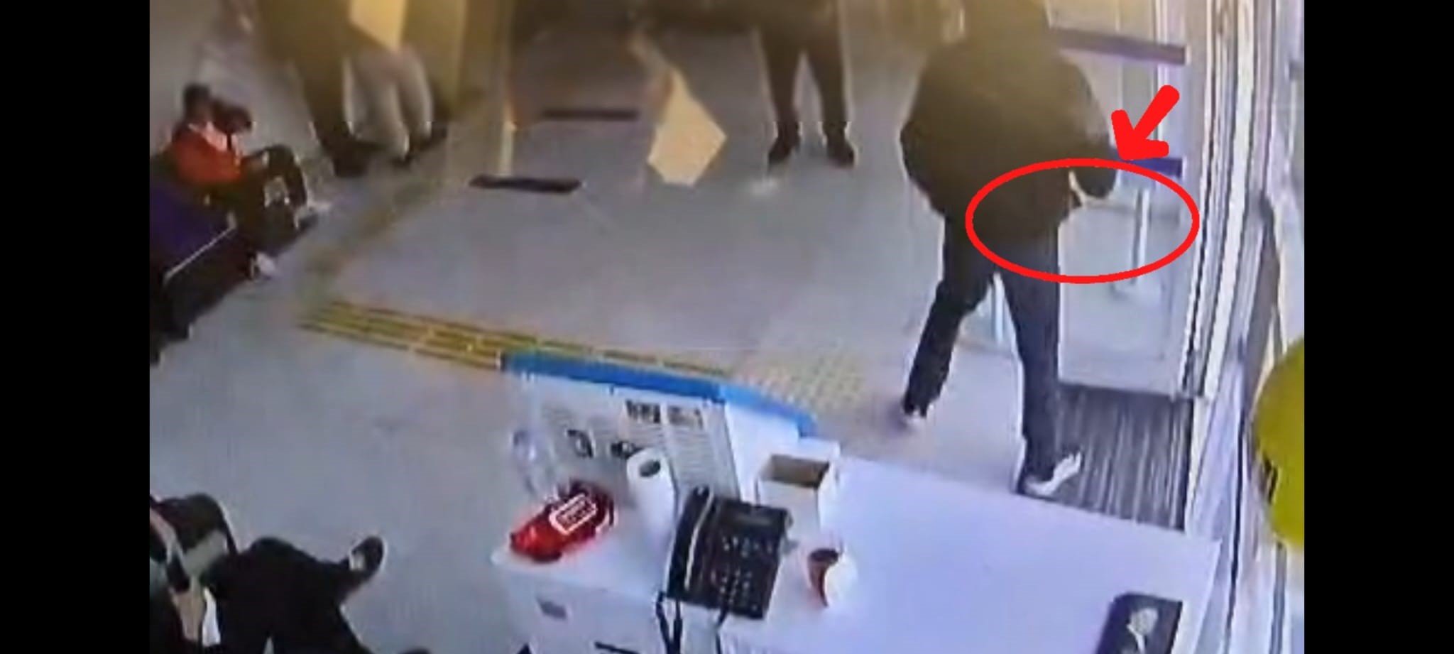 Maskeli Gasp Girişimi Bankada Paniğe Neden Oldu!