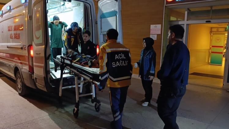 Apartmanın İkinci Katından Düştü 5 Yaşındaki Çocuk Yaşam Mücadelesi Veriyor