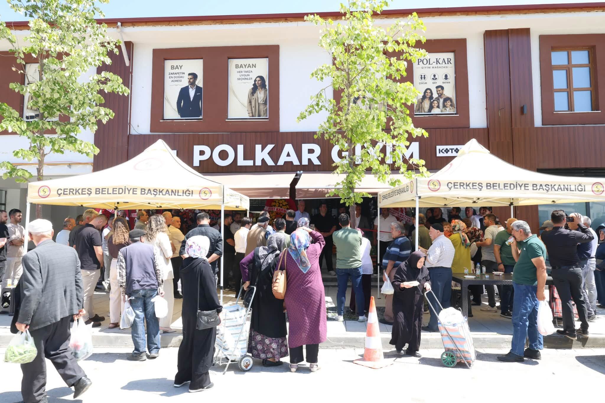 Çerkeş'te Esnafa Destek Sürüyor! Yeni Çarşı'da İki Yeni İşletme Kapılarını Açt3