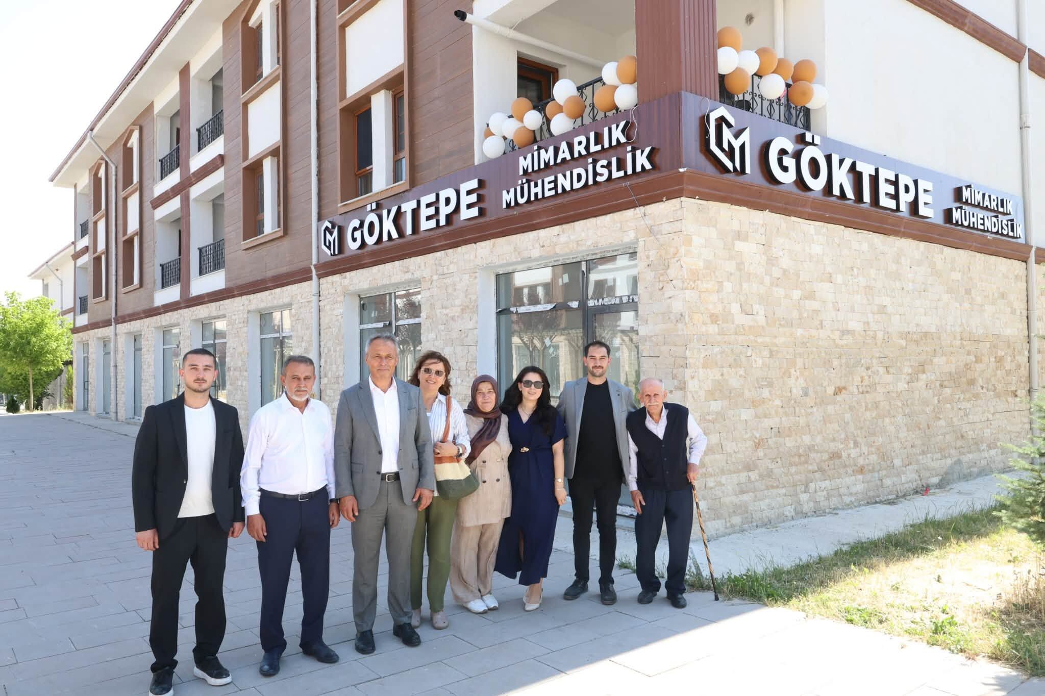 Çerkeş'te Esnafa Destek Sürüyor! Yeni Çarşı'da İki Yeni İşletme Kapılarını Açtı4