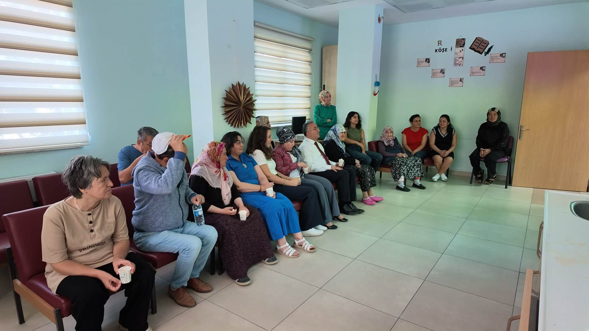 Çankırı’da Sinema Terapisi Buluşması! İl Sağlık Müdürü De Eşlik Etti (3)