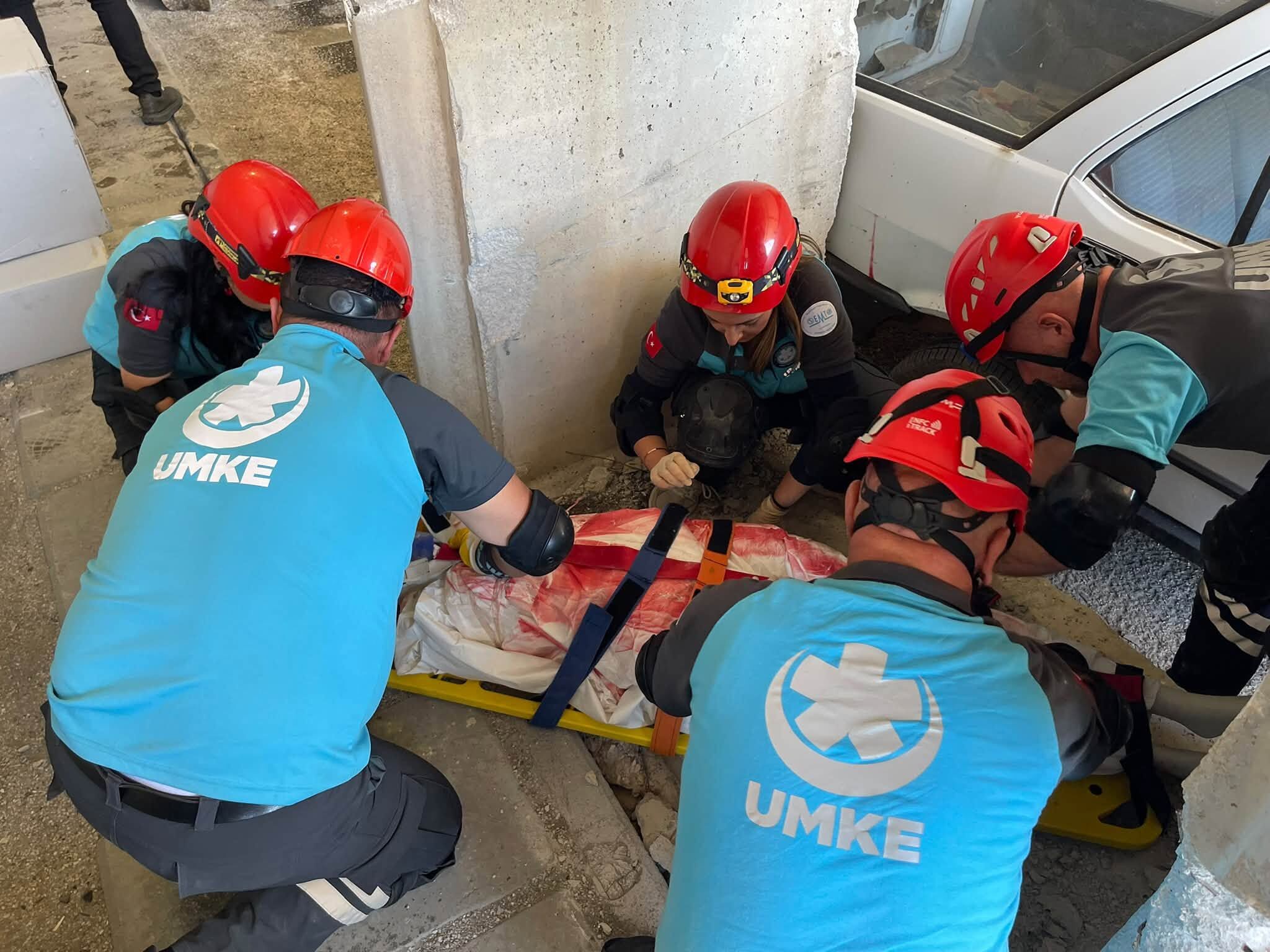 Deprem Sonrası Tünelde Göçük Ve Kaza Senaryosu! Ekipler Harekete Geçti (1)