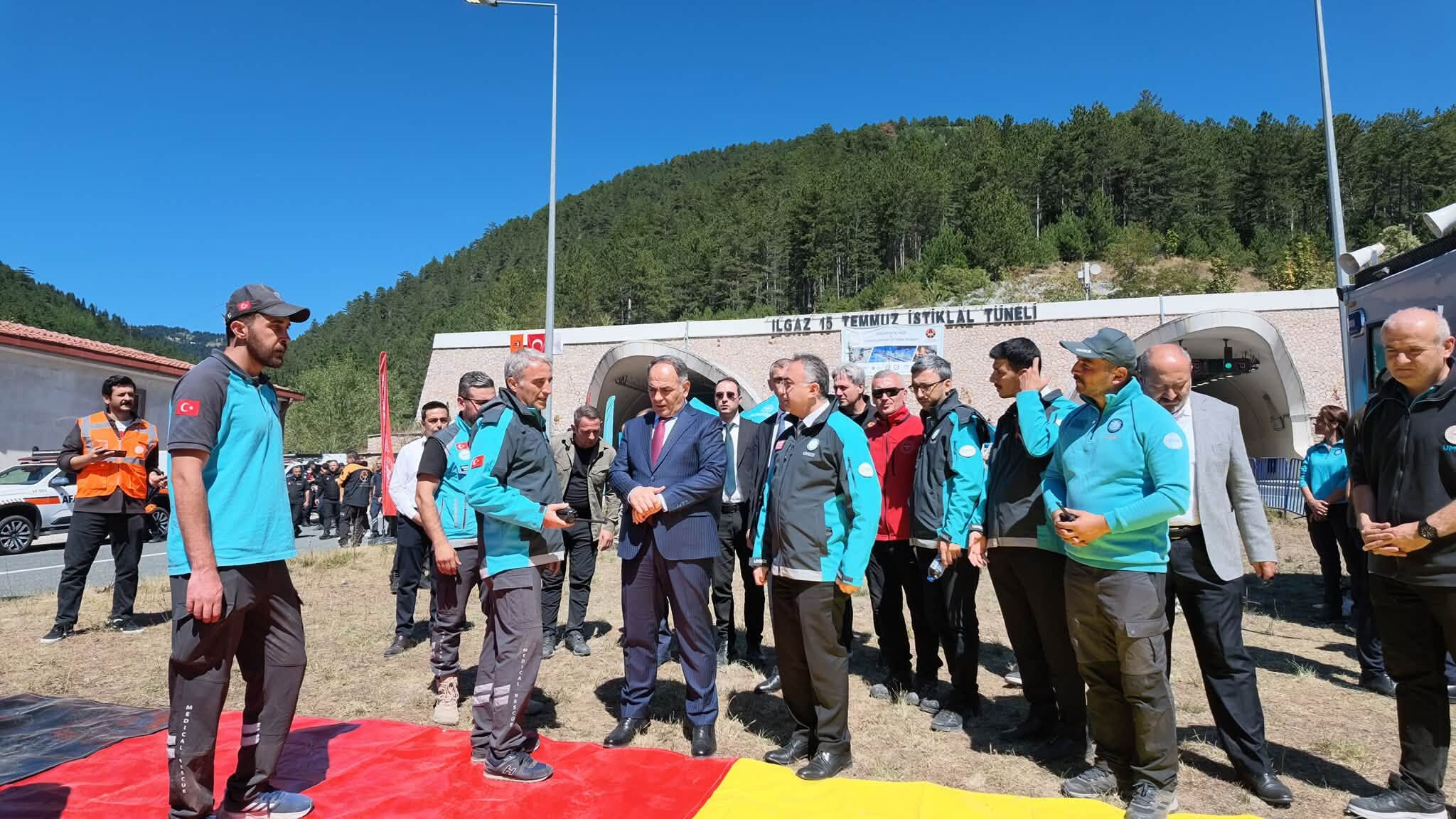 Deprem Sonrası Tünelde Göçük Ve Kaza Senaryosu! Ekipler Harekete Geçti (3)