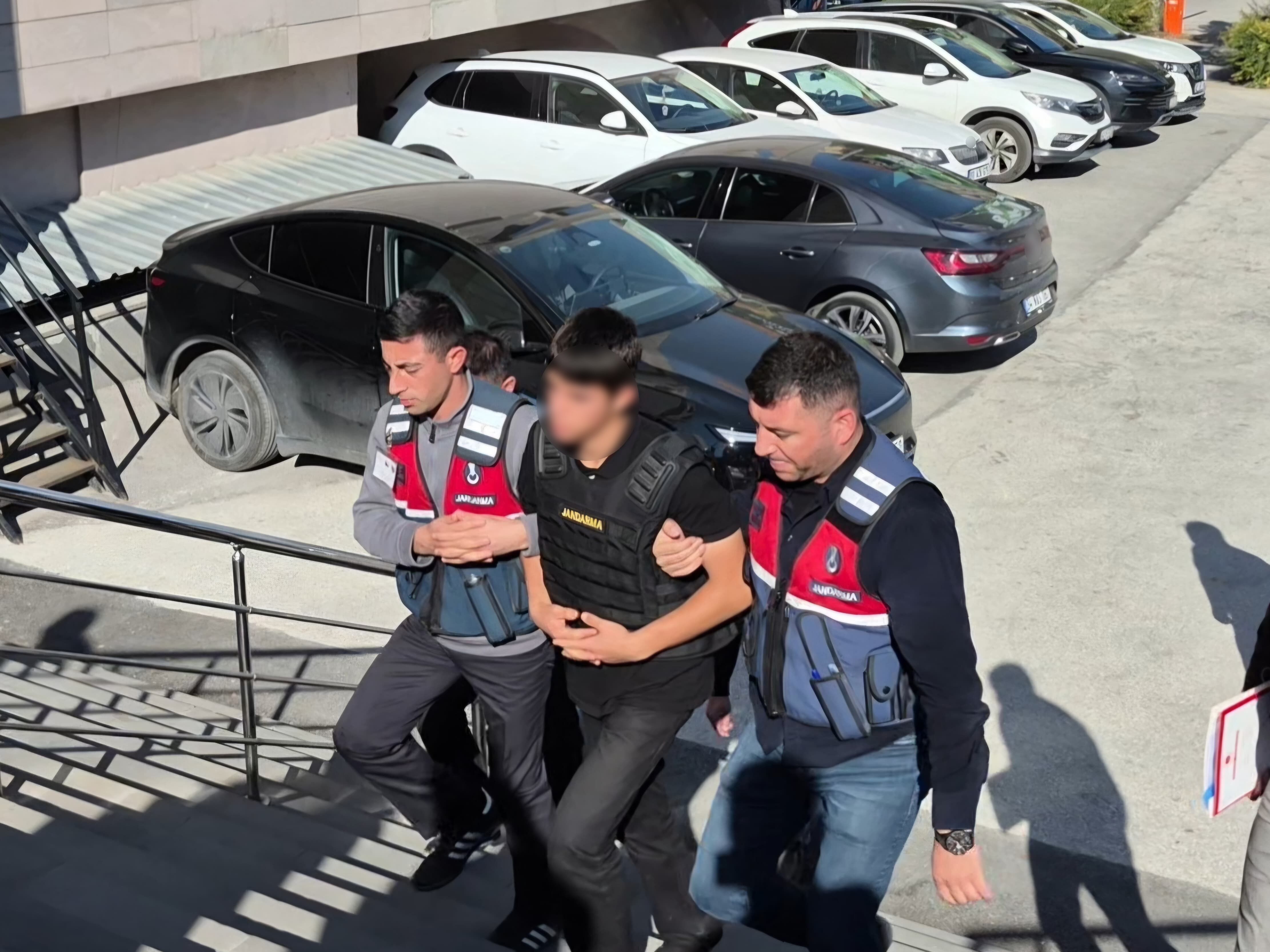 15 Yaşındaki Şüpheli Adliyeye Sevk Edildi! Amca Hayatını Kaybetti