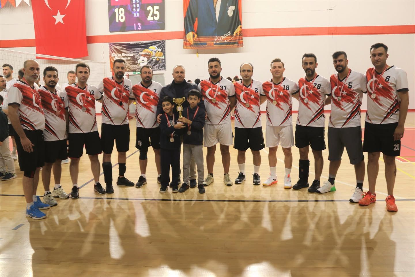4. Kamu Spor Oyunları Erkekler Voleybol Turnuvası’nın Şampiyonu Gençlikspor!4