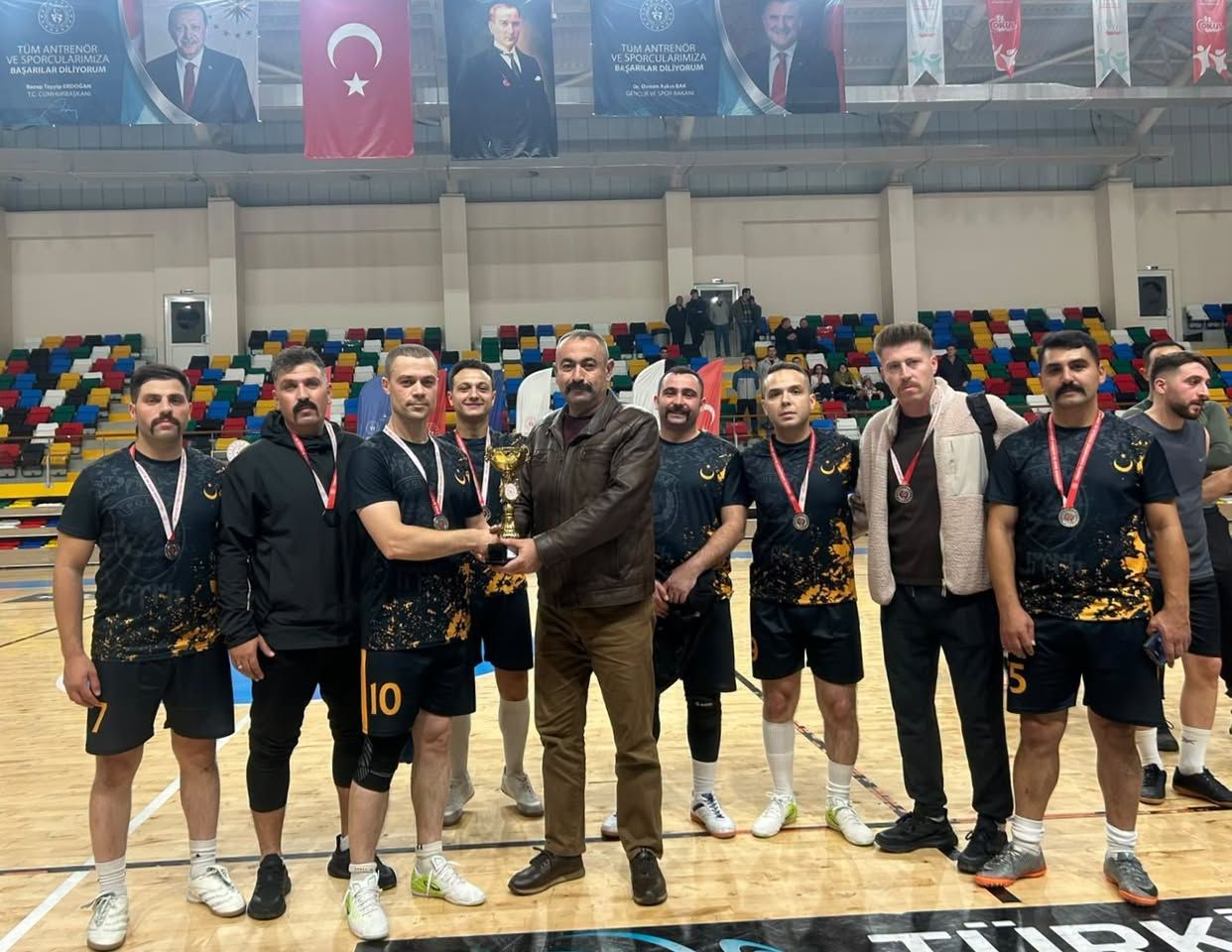 Çankırı’da Futsal Turnuvasının Kazananı Tugay Komutanlığı Oldu!2