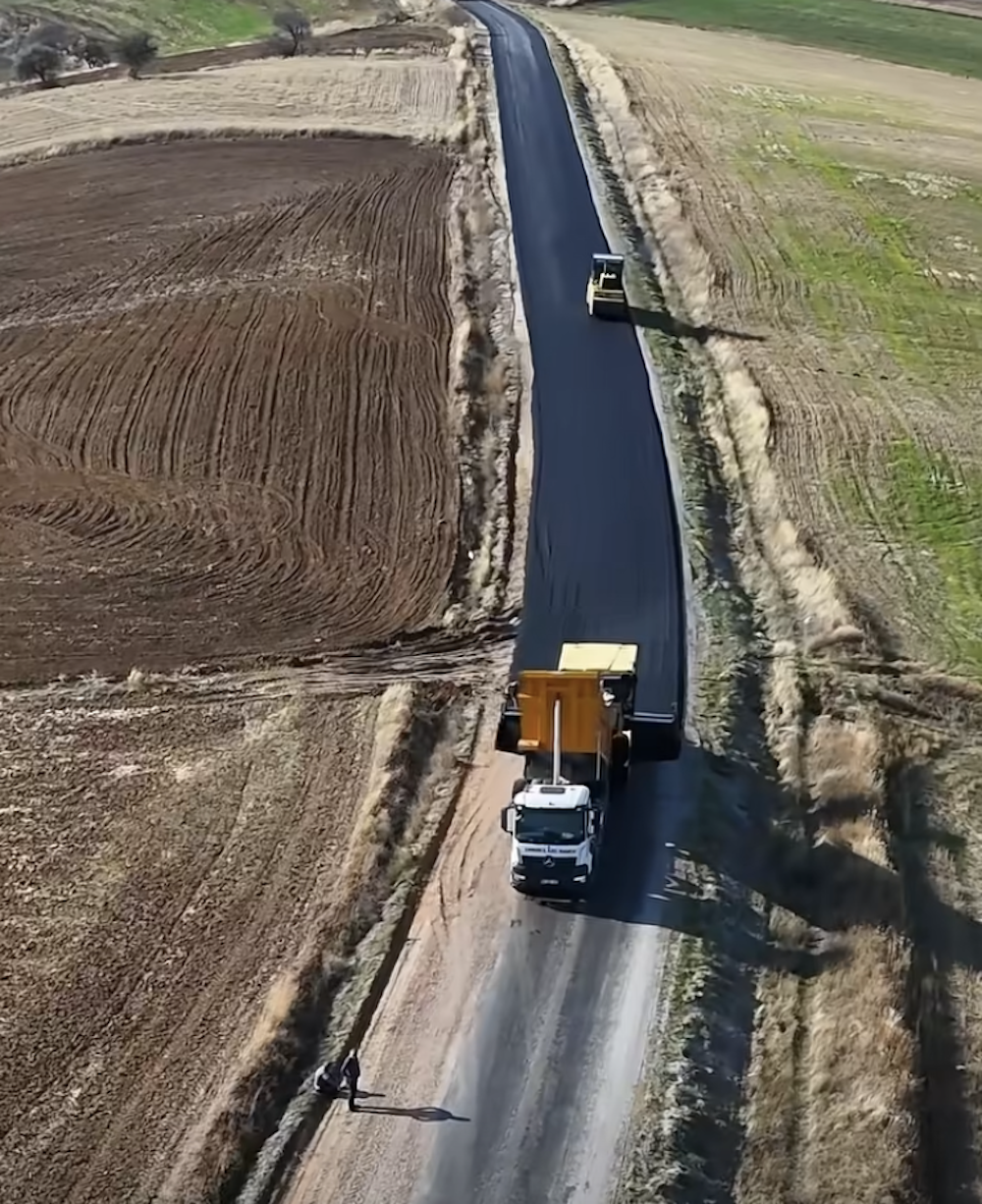Çankırı'nın Yolları Kendi Ürettiği Asfaltla Yenileniyor!