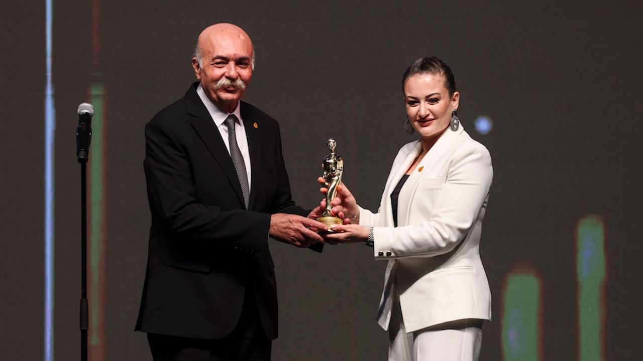 Altın Portakal’da Onur ve Emek Ödülleri Sahiplerini Buldu