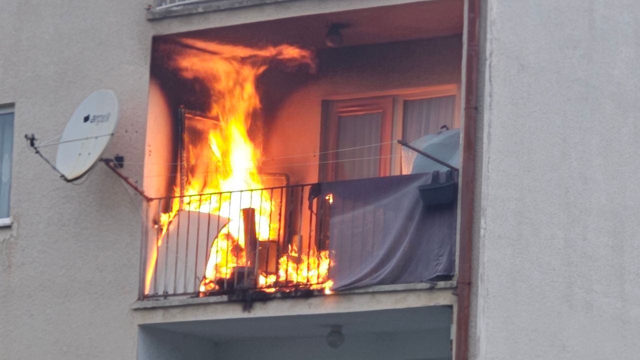 Balkonda Bırakılan Köz Yangın Çıkardı
