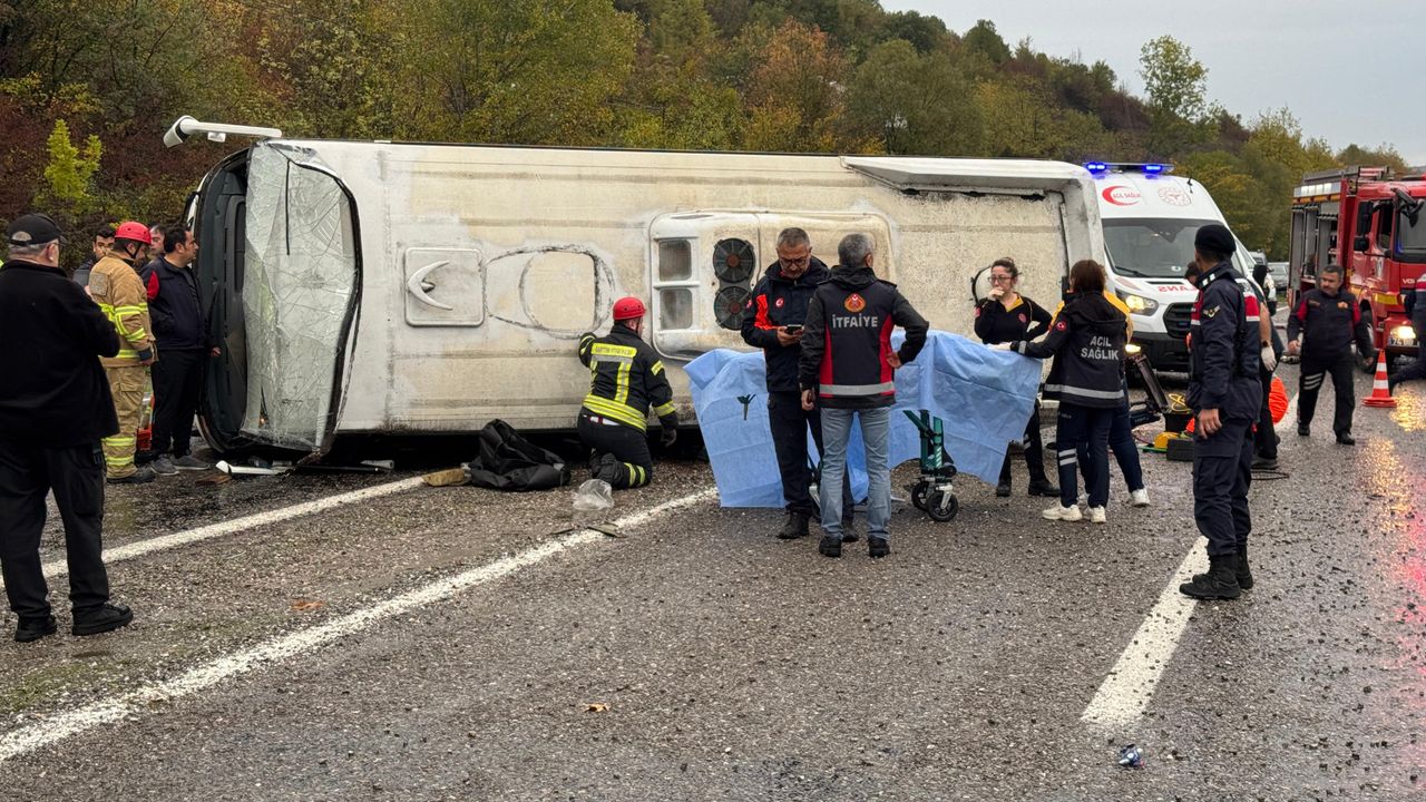Bartın’da İşçi Servisi Devrildi: 1 Ölü, 19 Yaralı