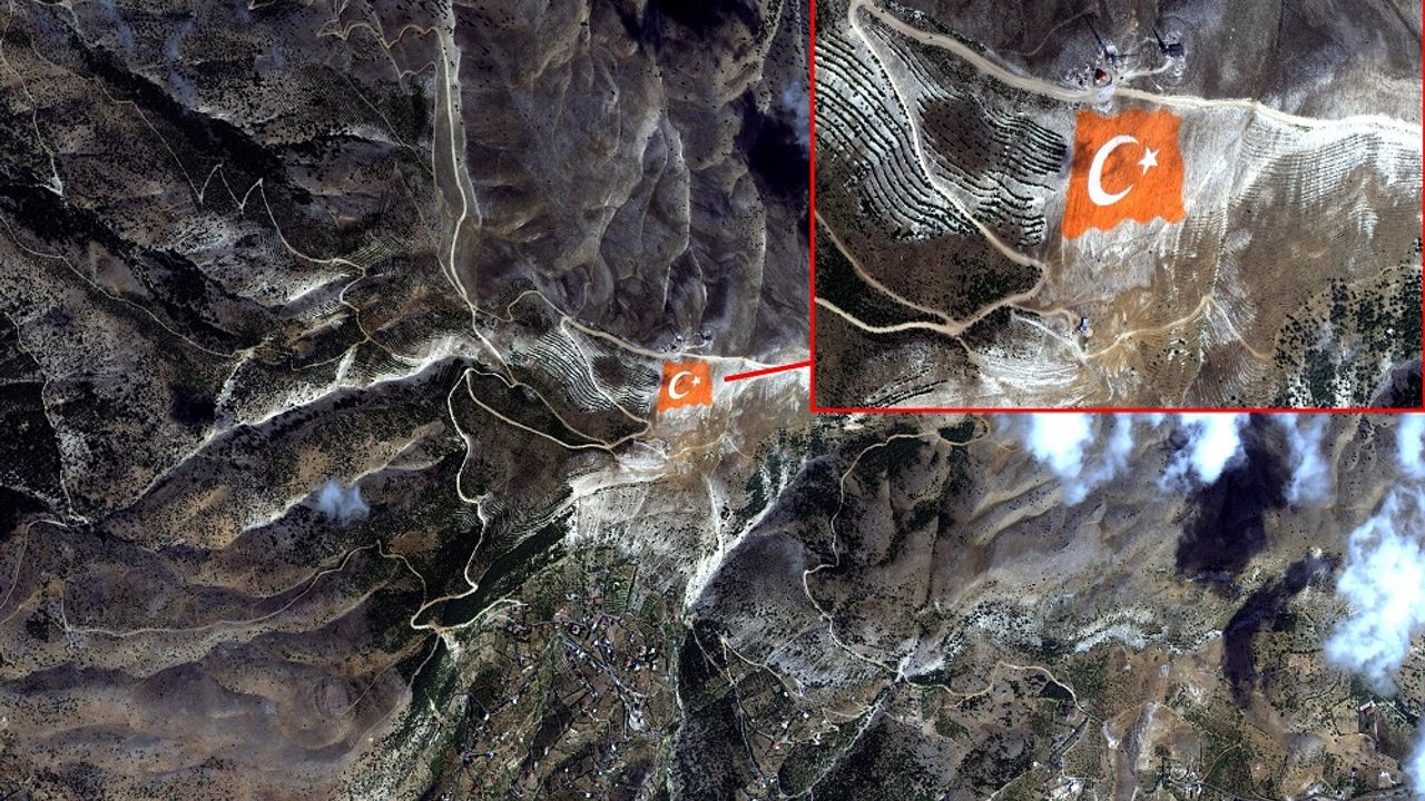 Kahramanmaraş’ta Ahır Dağı’na İşlenen Dev Türk Bayrağı Uzaydan Görüntülendi