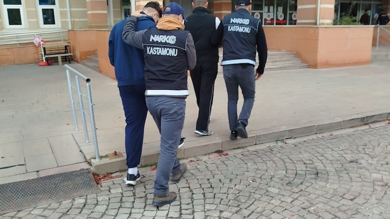 Polis bin 56 sentetik hap ele geçirdi: 2 kişi cezaevinde