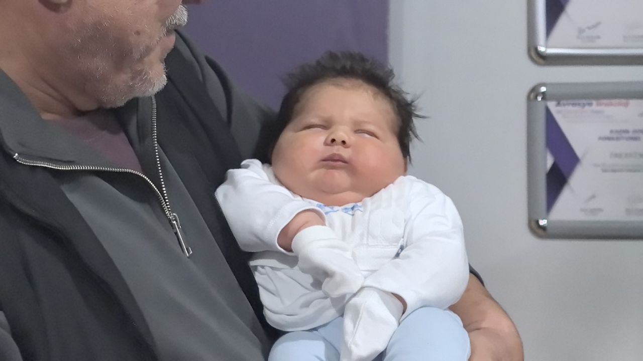 Türkiye’nin En Büyük Bebeklerinden Biri İnegöl’de Dünyaya Geldi