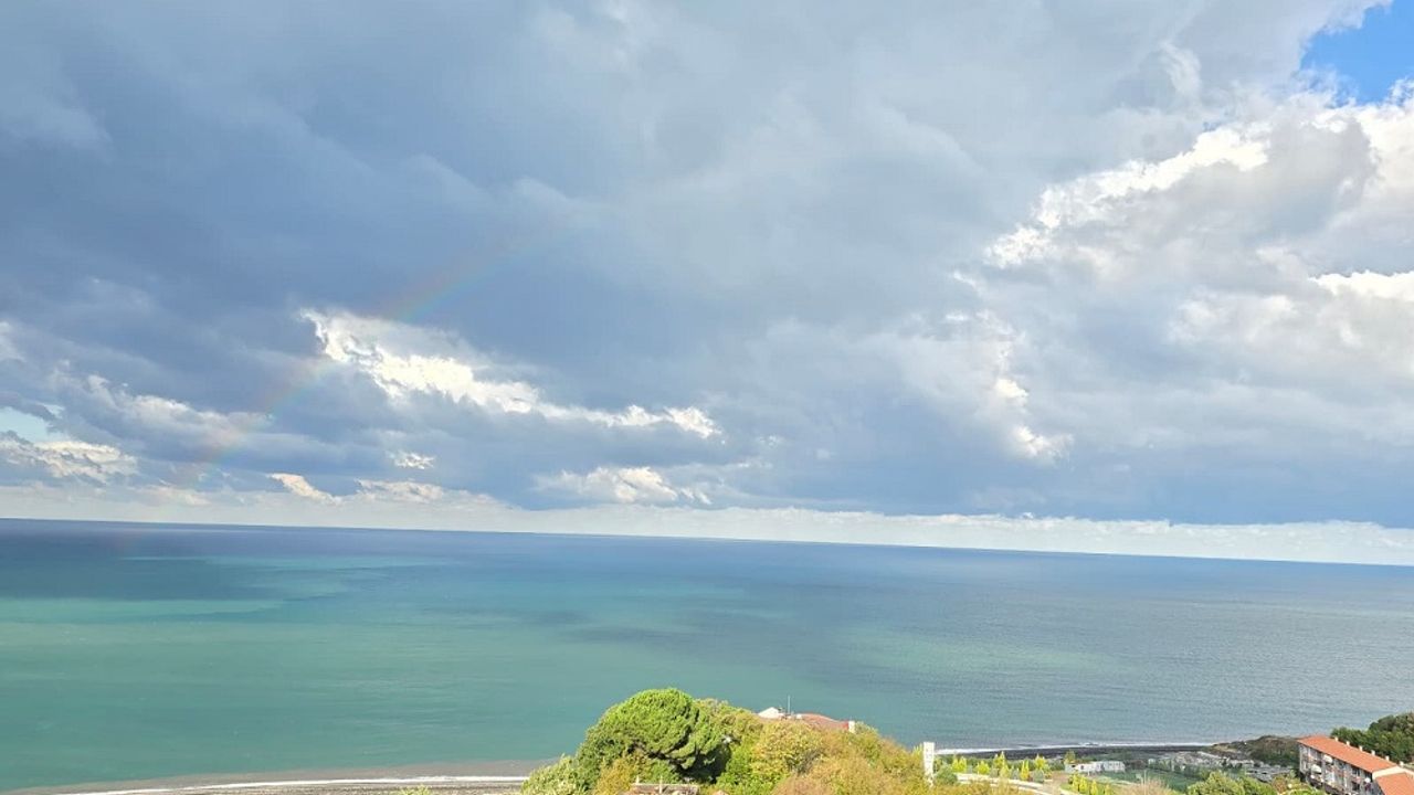 Zonguldak’ta Denizde Hortumlar ve Gökkuşağı Aynı Anda Görüntülendi