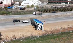 Kırıkkale'de gerçekleşen kazada kamyon devrildi