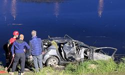 Büyükçekmece Gölü'ne uçan aracın sürücüsü hayatını kaybetti