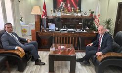 Kaymakam Ahmet Yeşilyurt, Belediye Başkanı Şerafettin Uslu'yu Yeni Görevi İçin Tebrik Etti
