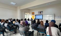 Mezun olacak kız öğrencilere KOSGEB'den Girişimcilik Semineri