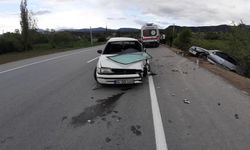 Bolu'da iki araç çarpıştı