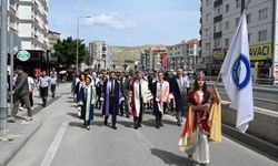 Çankırı Karatekin Üniversitesi mezuniyet yürüyüşü gerçekleştirildi
