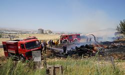 Adıyaman Esentepe Mahallesindeki Anız Yangını İtfaiye Tarafından Kontrol Altına Alındı