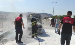 Çankırı'da Otomobil Yangını İtfaiye Tarafından Söndürüldü