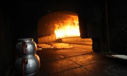 Kilis’te Sıcaklık 40 Dereceyi Aştı: Fırıncılar 300 Derecelik Ateşin Başında Zorlu Mesai Yapıyor