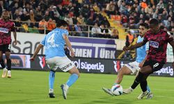 Trendyol Süper Lig: Corendon Alanyaspor, Trabzonspor'u 2-1 mağlup etti