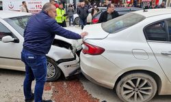 Alaca’da İki Otomobil Çarpıştı! Yaralı Hastaneye Kaldırıldı